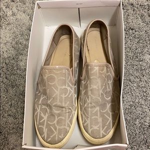 Calvin Klein Flats Sz 8 **FREE w purchase